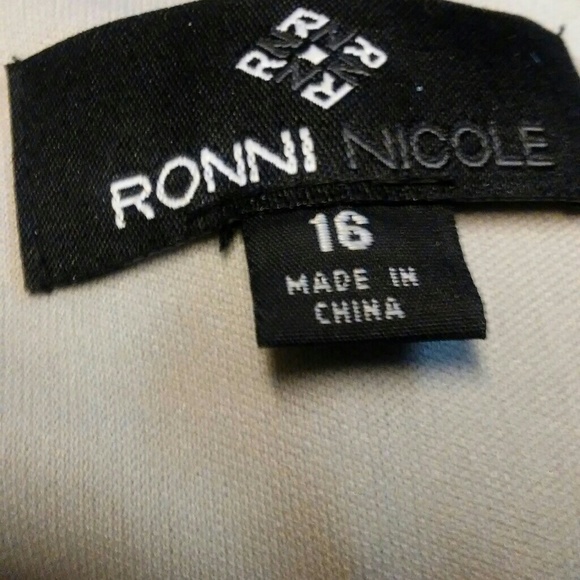 Dress - Picture 4 of 4